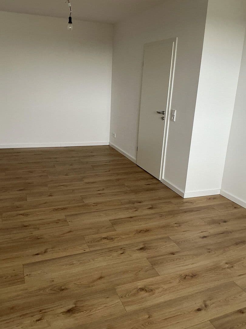 Prenájom bytu 3-izbový 70 m², Allerstrasse, Wolfsburg, Dolné Sasko Prenájom bytu 3-izbový 70 m², Allerstrasse, Wolfsburg, Dolné Sasko