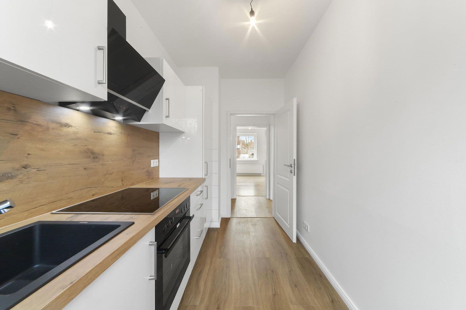 Prenájom bytu 3-izbový 65 m², Kirchhöfnerstraße 16, Hannover, Dolné Sasko Prenájom bytu 3-izbový 65 m², Kirchhöfnerstraße 16, Hannover, Dolné Sasko