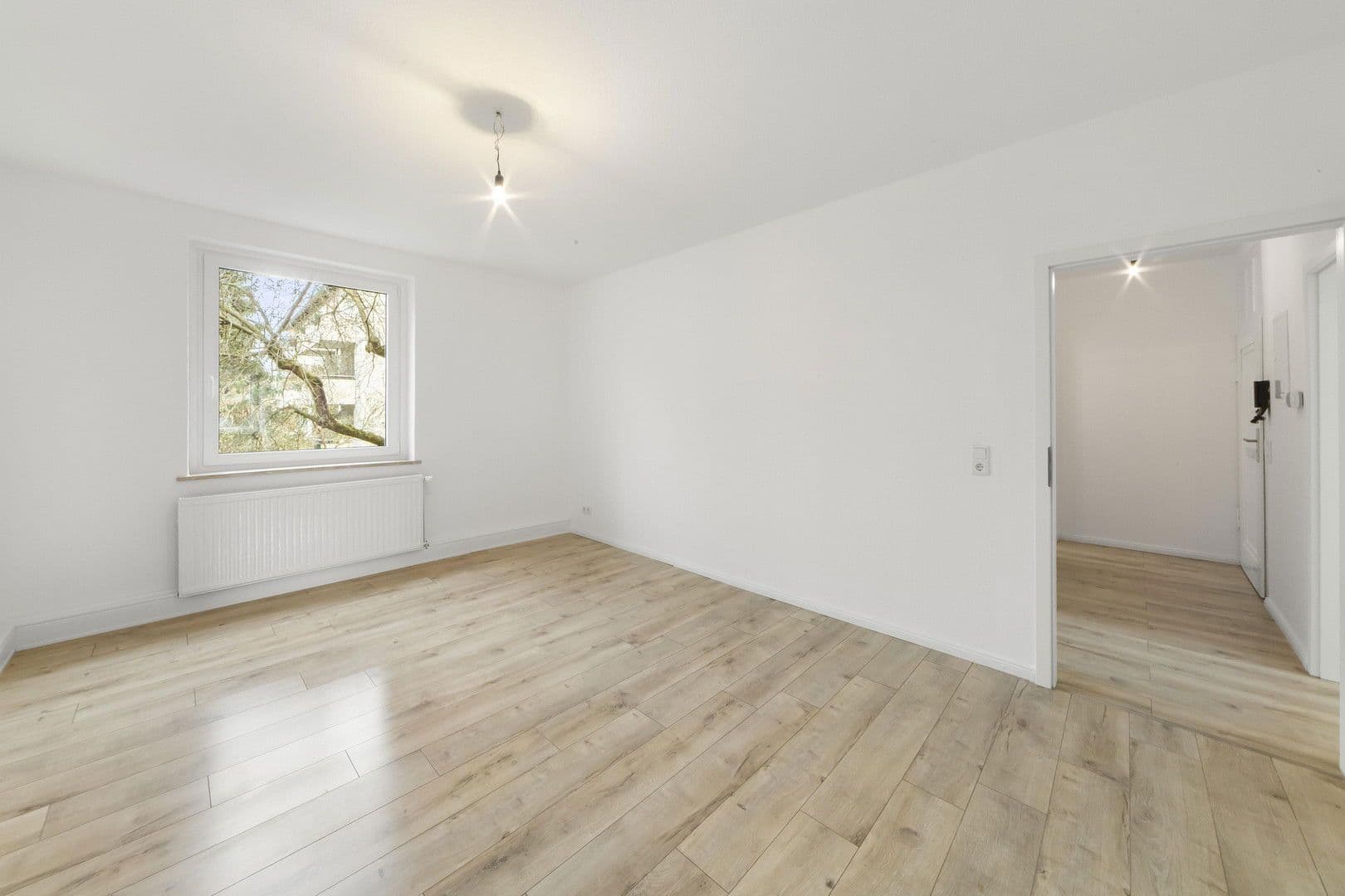 Prenájom bytu 3-izbový 65 m², Kirchhöfnerstraße 16, Hannover, Dolné Sasko Prenájom bytu 3-izbový 65 m², Kirchhöfnerstraße 16, Hannover, Dolné Sasko