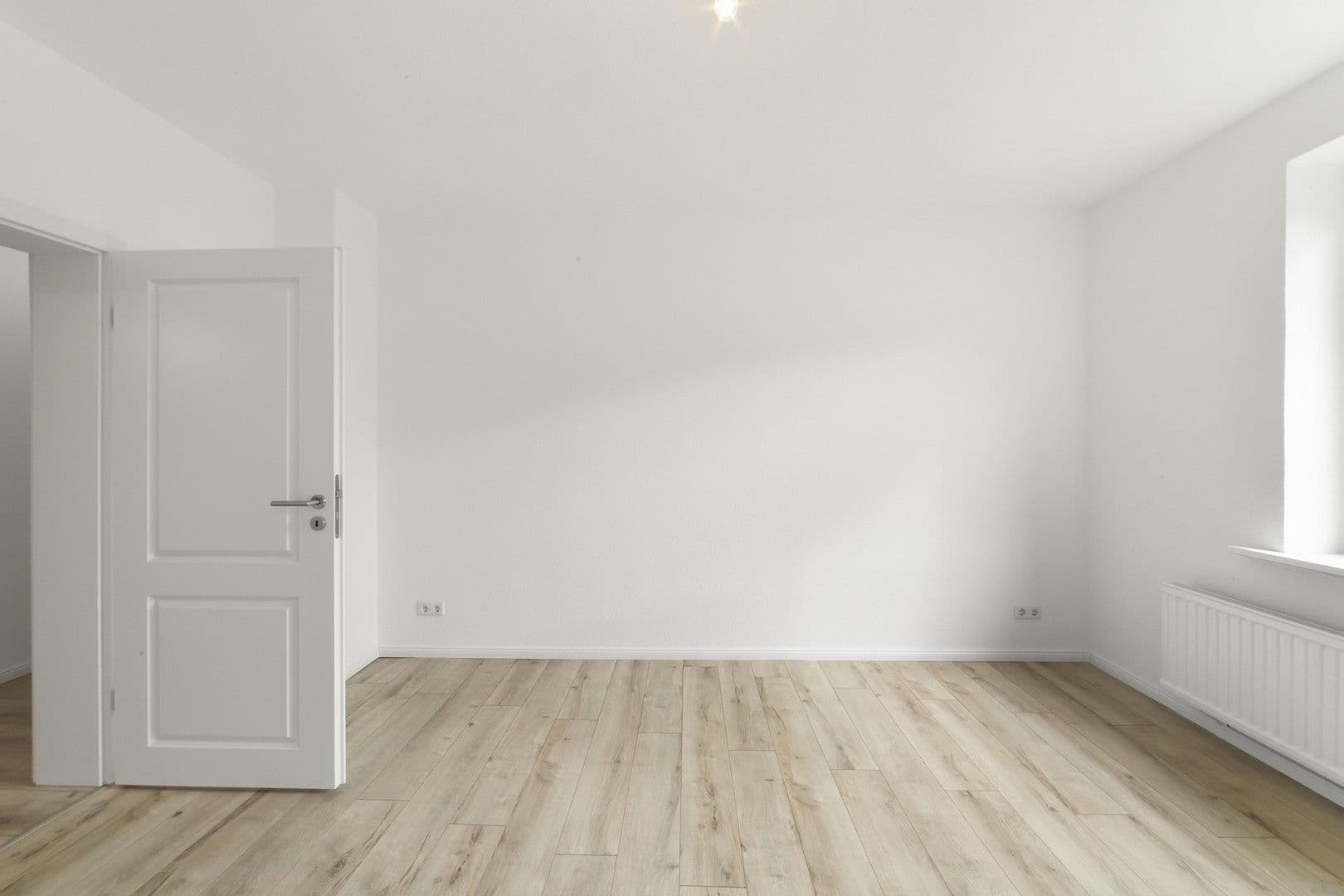 Prenájom bytu 3-izbový 65 m², Kirchhöfnerstraße 16, Hannover, Dolné Sasko Prenájom bytu 3-izbový 65 m², Kirchhöfnerstraße 16, Hannover, Dolné Sasko