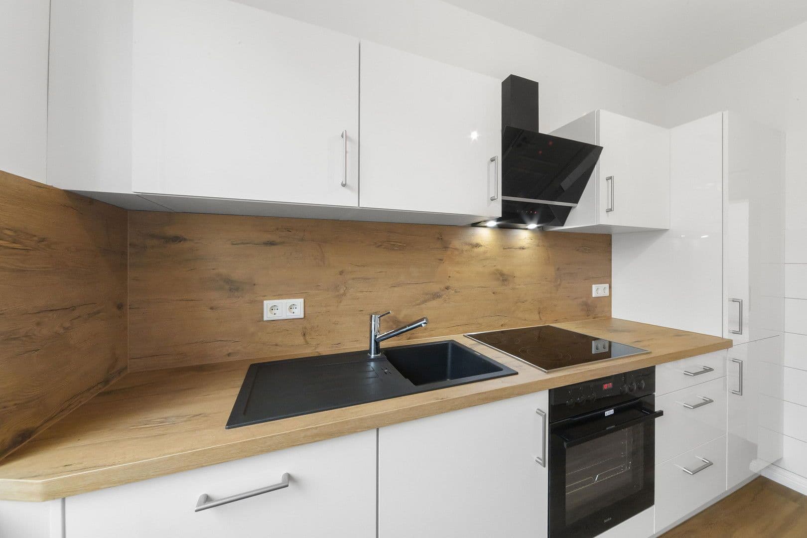 Prenájom bytu 3-izbový 65 m², Kirchhöfnerstraße 16, Hannover, Dolné Sasko Prenájom bytu 3-izbový 65 m², Kirchhöfnerstraße 16, Hannover, Dolné Sasko