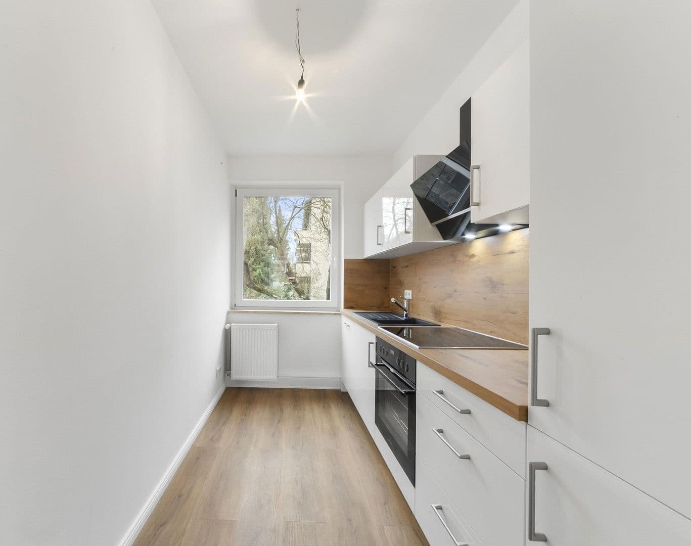 Prenájom bytu 3-izbový 65 m², Kirchhöfnerstraße 16, Hannover, Dolné Sasko Prenájom bytu 3-izbový 65 m², Kirchhöfnerstraße 16, Hannover, Dolné Sasko