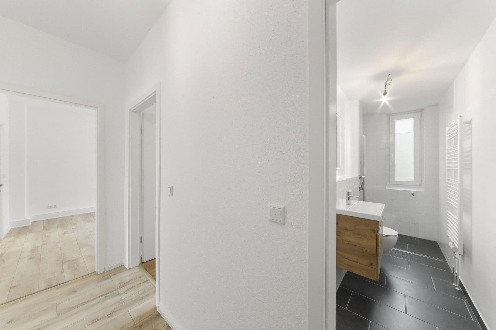 Prenájom bytu 3-izbový 65 m², Kirchhöfnerstraße 16, Hannover, Dolné Sasko Prenájom bytu 3-izbový 65 m², Kirchhöfnerstraße 16, Hannover, Dolné Sasko