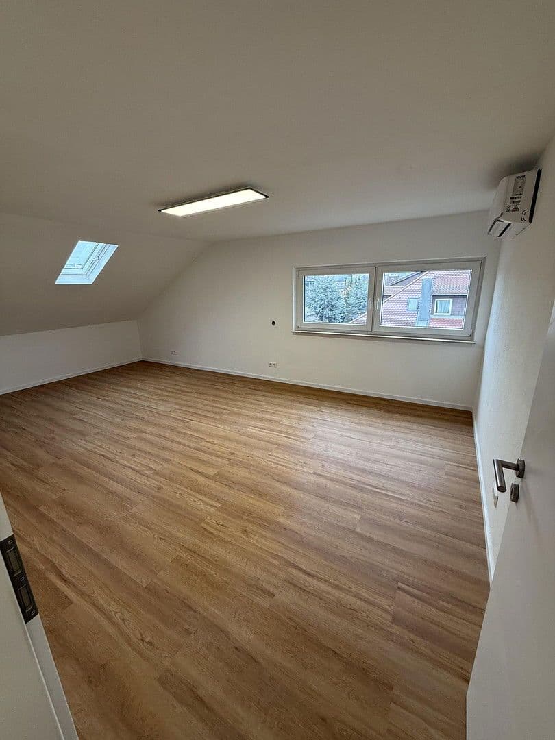 Prenájom bytu 3-izbový 75 m², Nordbahnhofstr., Stuttgart, Bádensko-Wurttembersko Prenájom bytu 3-izbový 75 m², Nordbahnhofstr., Stuttgart, Bádensko-Wurttembersko
