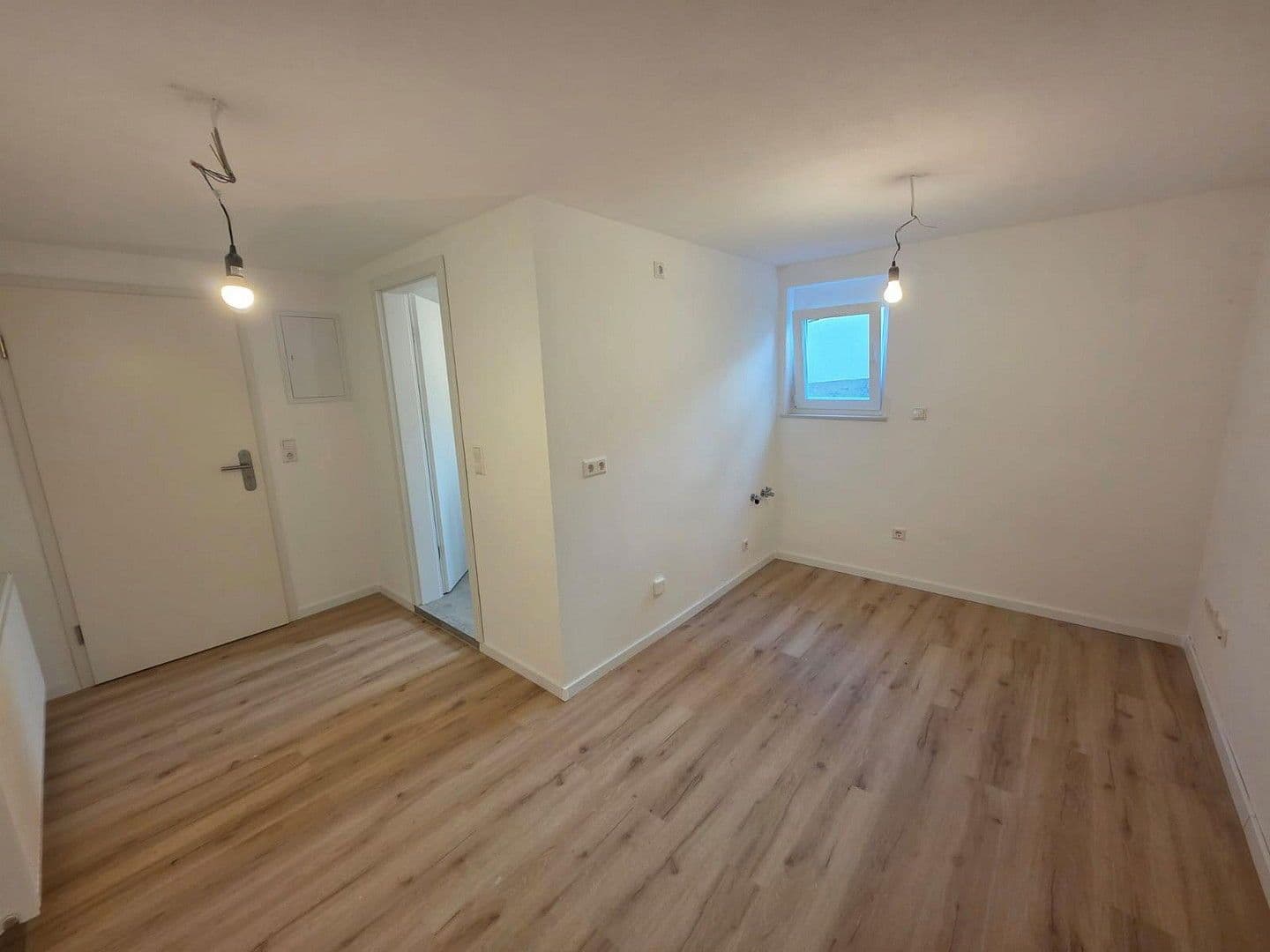 Predaj domu 135 m², pozemek 305 m², Böllatstrasse 14, Nürtingen, Bádensko-Wurttembersko Predaj domu 135 m², pozemek 305 m², Böllatstrasse 14, Nürtingen, Bádensko-Wurttembersko