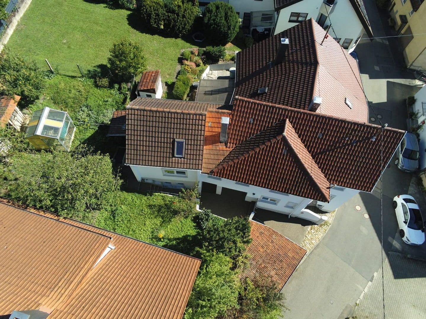 Predaj domu 135 m², pozemek 305 m², Böllatstrasse 14, Nürtingen, Bádensko-Wurttembersko Predaj domu 135 m², pozemek 305 m², Böllatstrasse 14, Nürtingen, Bádensko-Wurttembersko