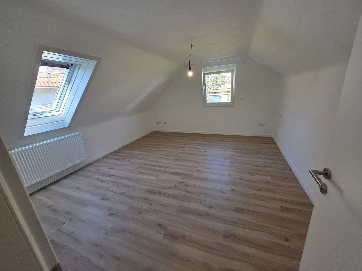 Predaj domu 135 m², pozemek 305 m², Böllatstrasse 14, Nürtingen, Bádensko-Wurttembersko Predaj domu 135 m², pozemek 305 m², Böllatstrasse 14, Nürtingen, Bádensko-Wurttembersko