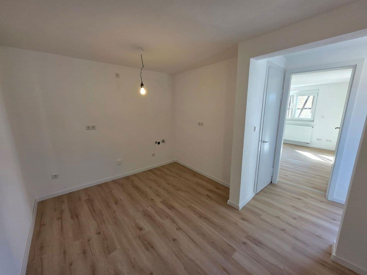 Predaj domu 135 m², pozemek 305 m², Böllatstrasse 14, Nürtingen, Bádensko-Wurttembersko Predaj domu 135 m², pozemek 305 m², Böllatstrasse 14, Nürtingen, Bádensko-Wurttembersko