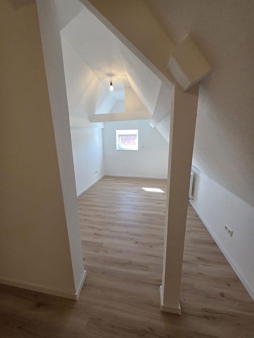 Predaj domu 135 m², pozemek 305 m², Böllatstrasse 14, Nürtingen, Bádensko-Wurttembersko Predaj domu 135 m², pozemek 305 m², Böllatstrasse 14, Nürtingen, Bádensko-Wurttembersko