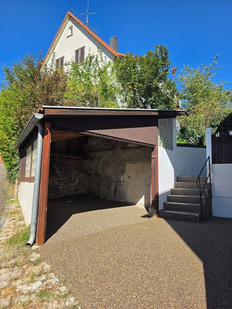 Predaj domu 135 m², pozemek 305 m², Böllatstrasse 14, Nürtingen, Bádensko-Wurttembersko Predaj domu 135 m², pozemek 305 m², Böllatstrasse 14, Nürtingen, Bádensko-Wurttembersko