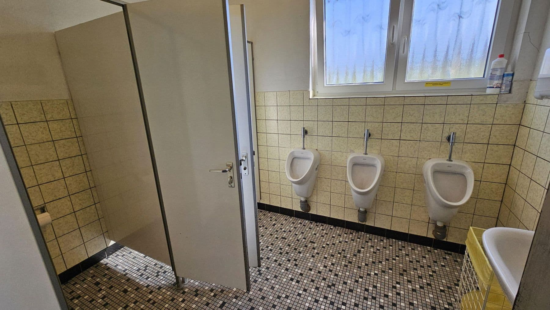 Prenájom nebytového priestoru 5.676 m², Industriestraße 2, Kalletal, Severné Porýnie - Westfálsko Prenájom nebytového priestoru 5.676 m², Industriestraße 2, Kalletal, Severné Porýnie - Westfálsko