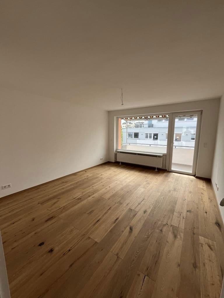 Prenájom bytu 4-izbový 93 m², Nürnberg, Bavorsko Prenájom bytu 4-izbový 93 m², Nürnberg, Bavorsko