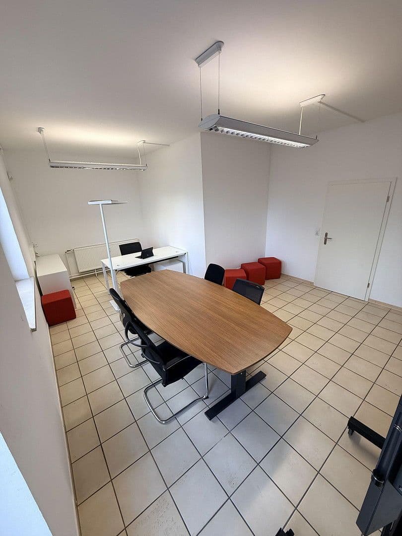 Prenájom kancelárie 24 m², Dieselstr. 1, Rottenburg a. d. Laaber, Bavorsko Prenájom kancelárie 24 m², Dieselstr. 1, Rottenburg a. d. Laaber, Bavorsko