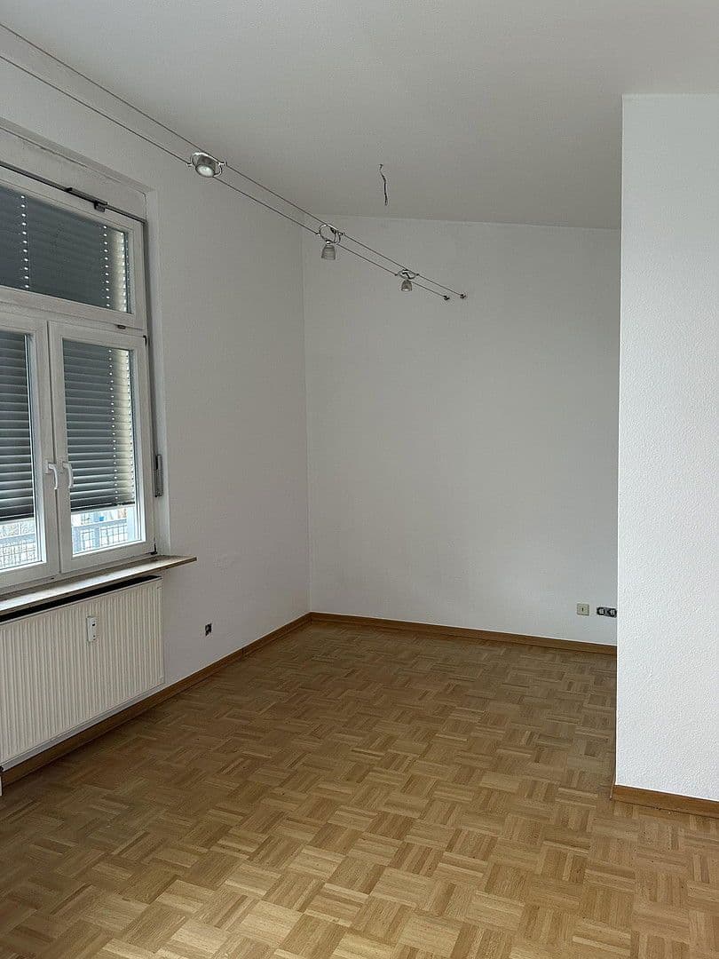 Prenájom bytu 3-izbový 90 m², Thekla-Kauffmann-Weg 7, Stuttgart, Bádensko-Wurttembersko Prenájom bytu 3-izbový 90 m², Thekla-Kauffmann-Weg 7, Stuttgart, Bádensko-Wurttembersko
