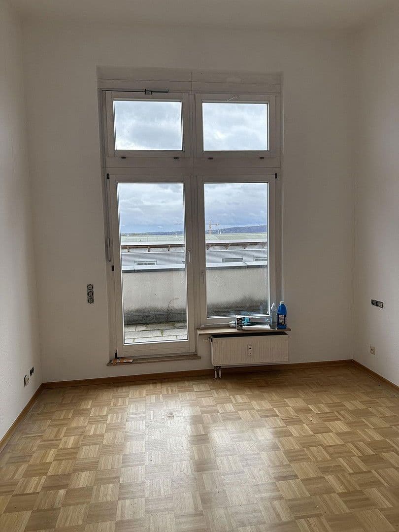 Prenájom bytu 3-izbový 90 m², Thekla-Kauffmann-Weg 7, Stuttgart, Bádensko-Wurttembersko Prenájom bytu 3-izbový 90 m², Thekla-Kauffmann-Weg 7, Stuttgart, Bádensko-Wurttembersko