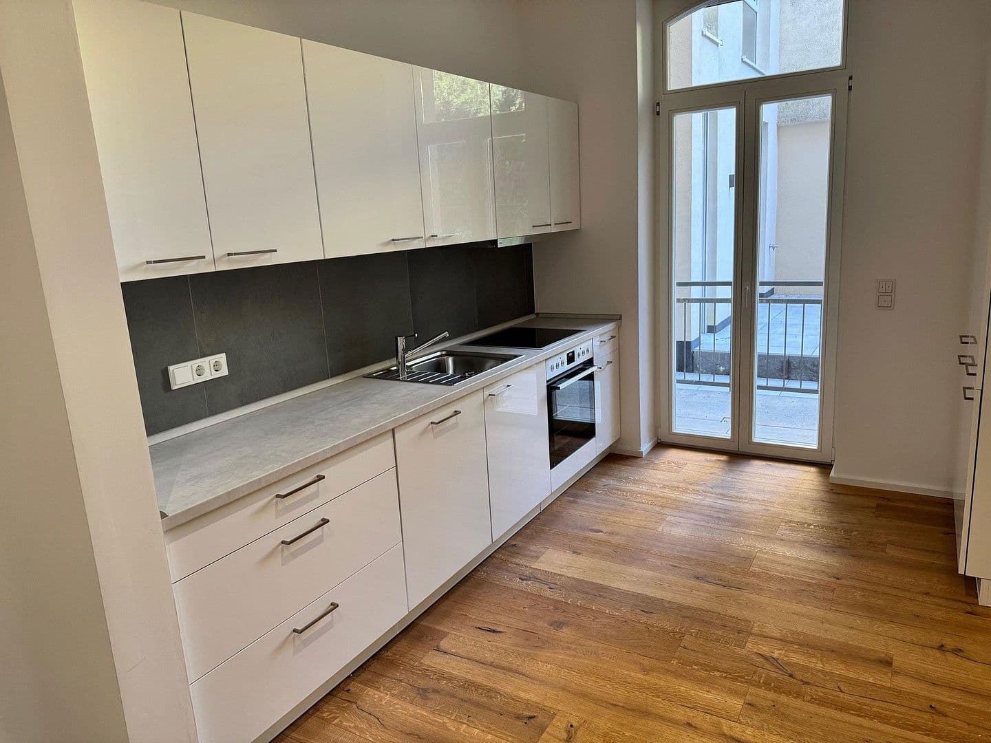 Prenájom bytu 3-izbový 69 m², Krafftstr. 1, Offenbach, Hesensko Prenájom bytu 3-izbový 69 m², Krafftstr. 1, Offenbach, Hesensko