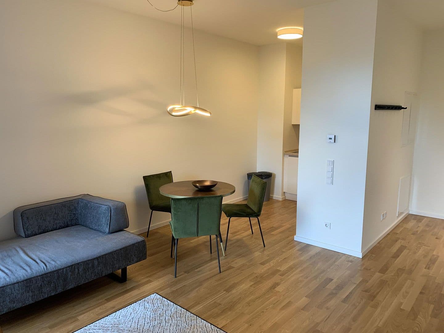 Prenájom bytu 2-izbový 50 m², Genthinerstraße 46, Berlin, Berlín Prenájom bytu 2-izbový 50 m², Genthinerstraße 46, Berlin, Berlín