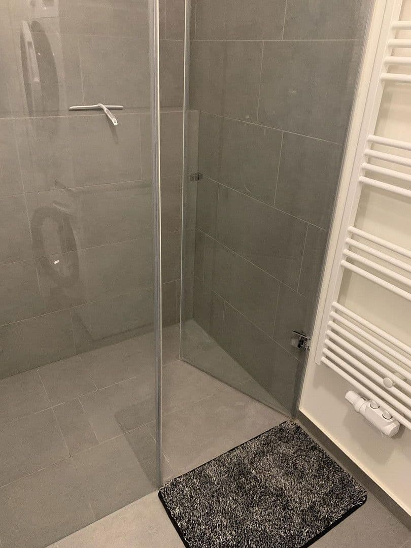 Prenájom bytu 2-izbový 50 m², Genthinerstraße 46, Berlin, Berlín Prenájom bytu 2-izbový 50 m², Genthinerstraße 46, Berlin, Berlín