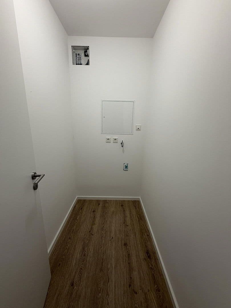 Prenájom bytu 3-izbový 100 m², Köln, Severné Porýnie - Westfálsko Prenájom bytu 3-izbový 100 m², Köln, Severné Porýnie - Westfálsko