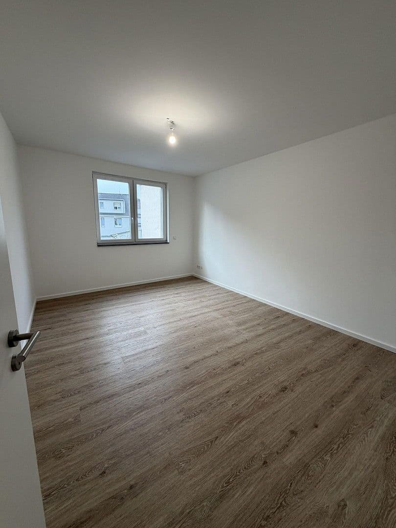 Prenájom bytu 3-izbový 100 m², Köln, Severné Porýnie - Westfálsko Prenájom bytu 3-izbový 100 m², Köln, Severné Porýnie - Westfálsko