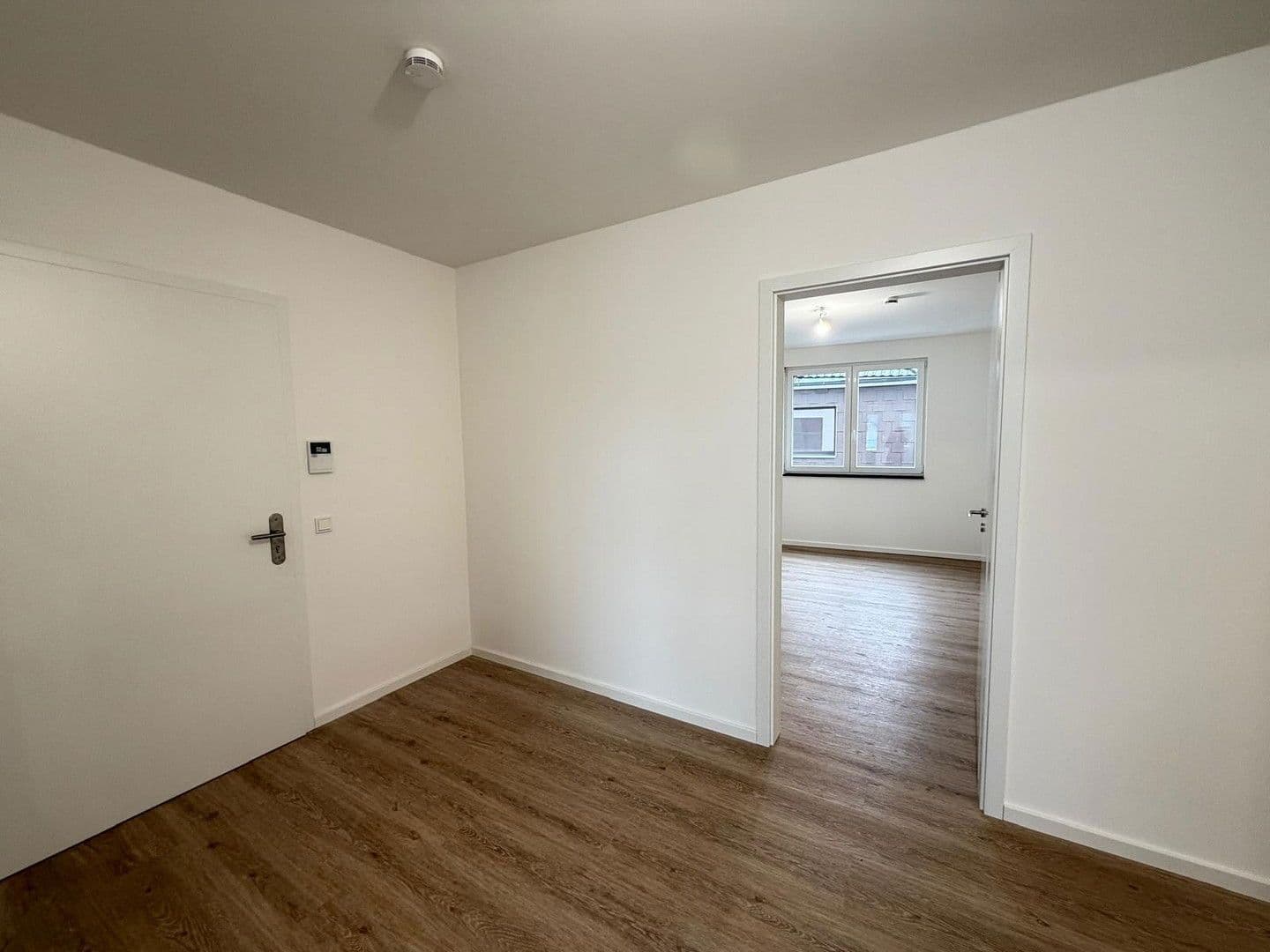 Prenájom bytu 3-izbový 100 m², Köln, Severné Porýnie - Westfálsko Prenájom bytu 3-izbový 100 m², Köln, Severné Porýnie - Westfálsko