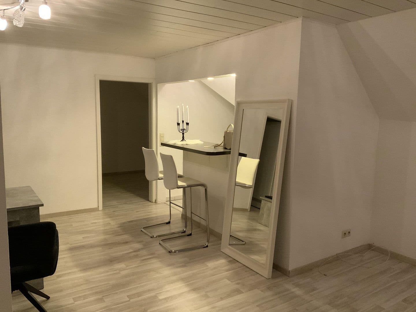 Prenájom bytu 2-izbový 50 m², Neckarwestheim, Bádensko-Wurttembersko Prenájom bytu 2-izbový 50 m², Neckarwestheim, Bádensko-Wurttembersko