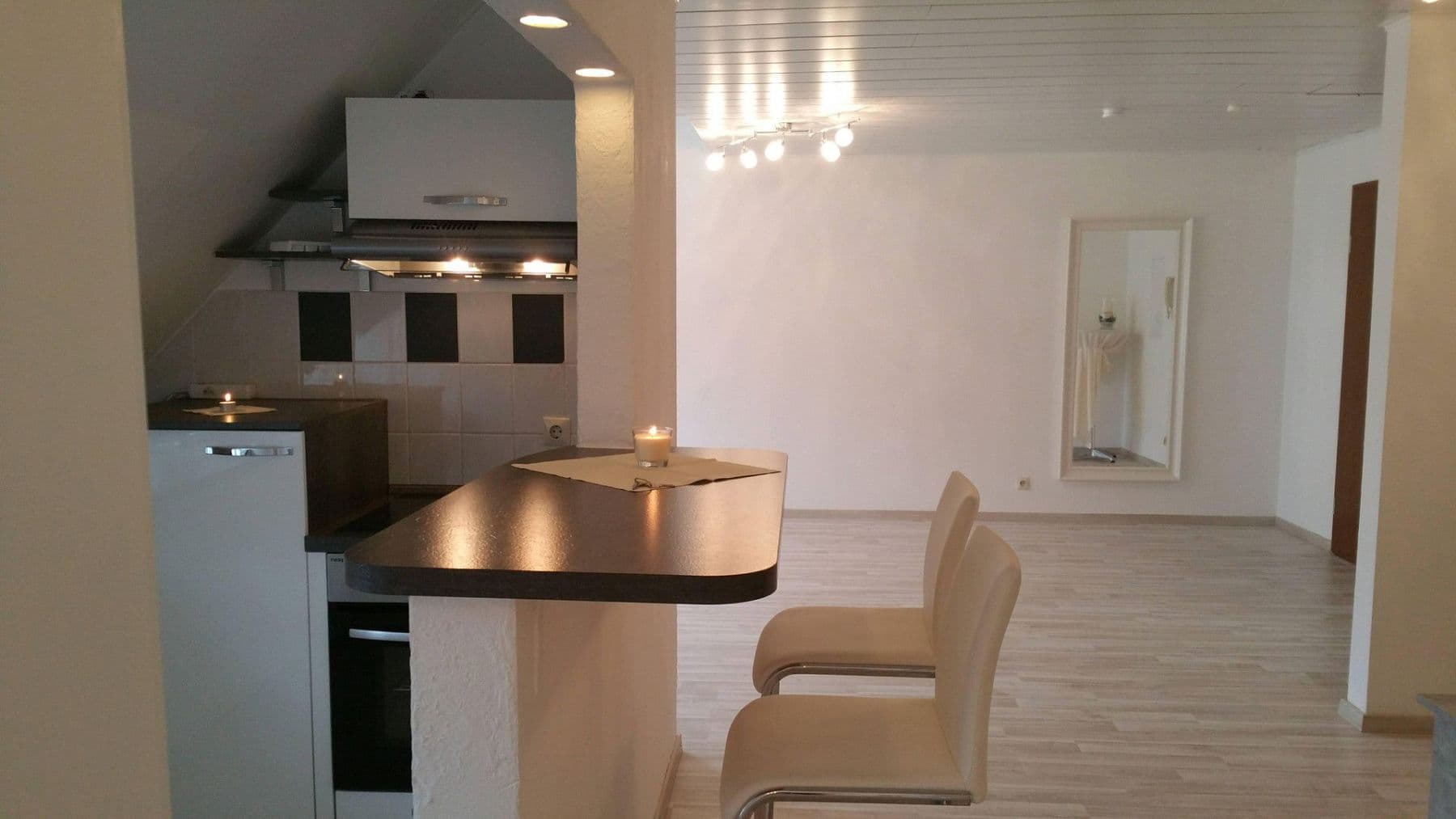 Prenájom bytu 2-izbový 50 m², Neckarwestheim, Bádensko-Wurttembersko Prenájom bytu 2-izbový 50 m², Neckarwestheim, Bádensko-Wurttembersko