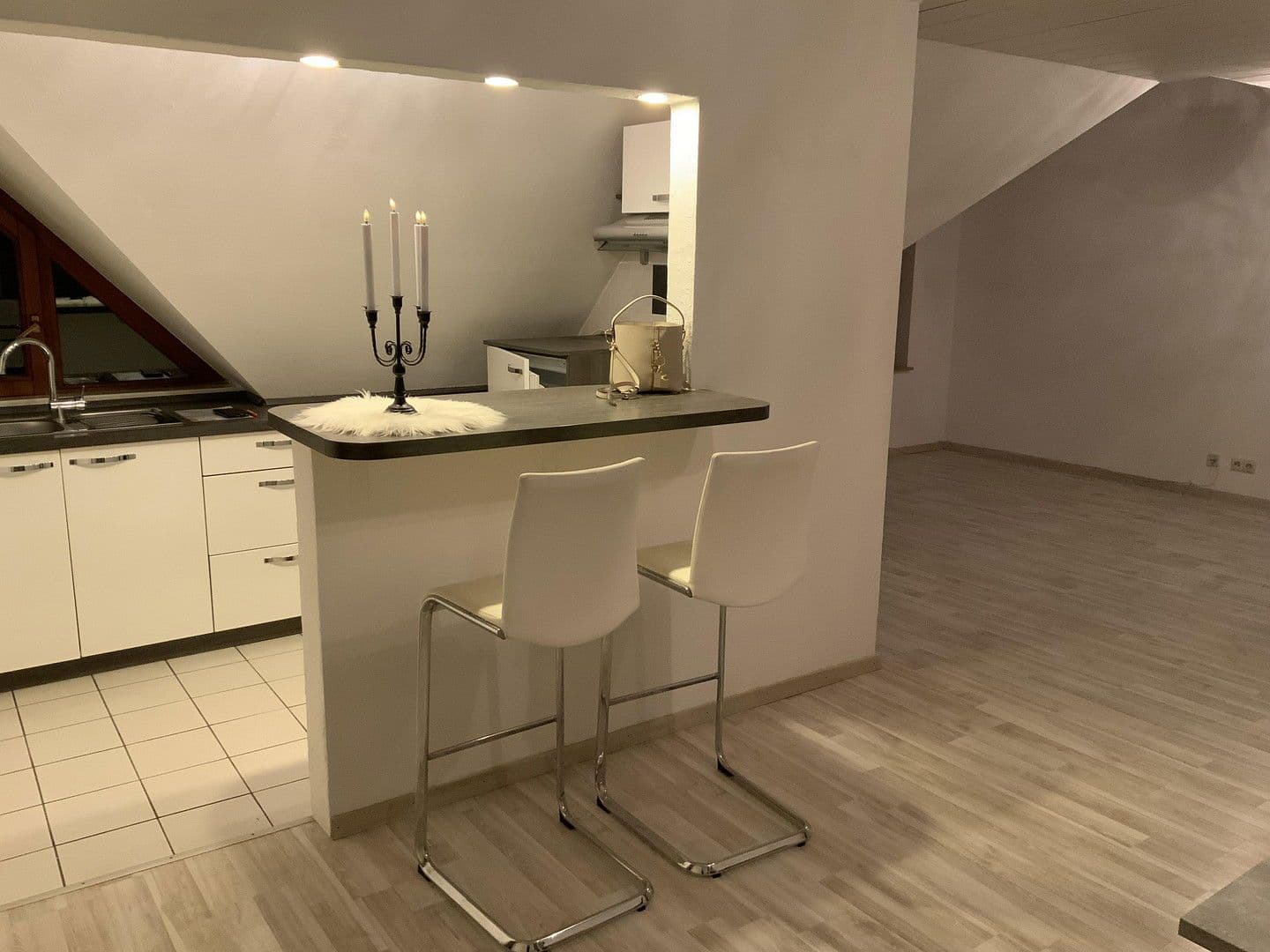 Prenájom bytu 2-izbový 50 m², Neckarwestheim, Bádensko-Wurttembersko Prenájom bytu 2-izbový 50 m², Neckarwestheim, Bádensko-Wurttembersko