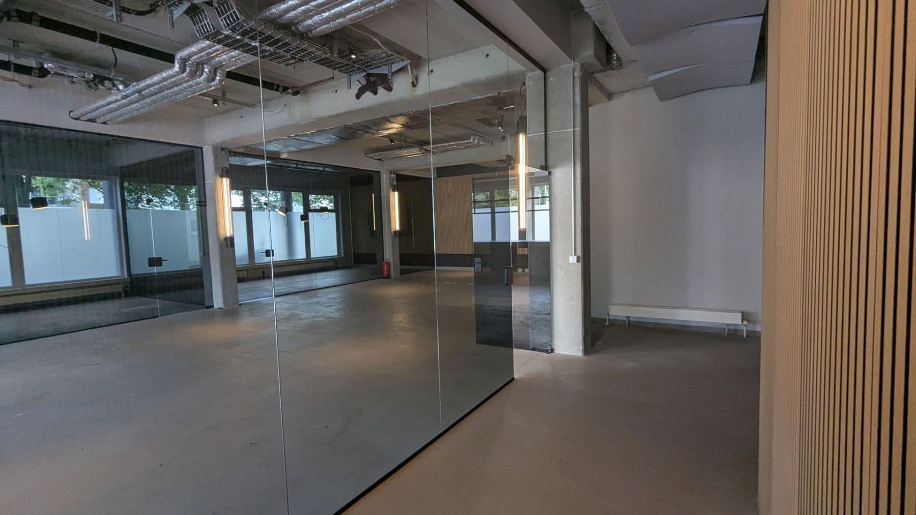 Prenájom nebytového priestoru 288 m², Danziger Str. 211, Berlin, Berlín Prenájom nebytového priestoru 288 m², Danziger Str. 211, Berlin, Berlín