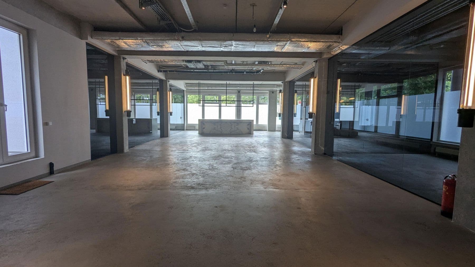 Prenájom nebytového priestoru 288 m², Danziger Str. 211, Berlin, Berlín Prenájom nebytového priestoru 288 m², Danziger Str. 211, Berlin, Berlín