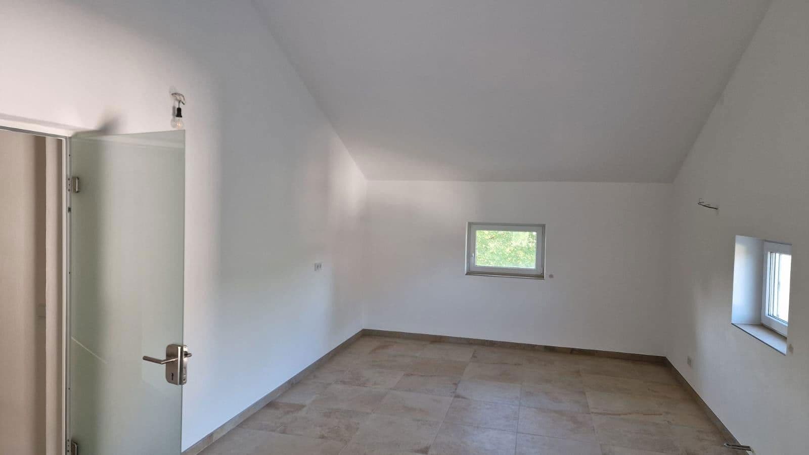 Predaj domu 230 m², pozemek 640 m², Am Lech 1 1/2, Unterdießen, Bavorsko Predaj domu 230 m², pozemek 640 m², Am Lech 1 1/2, Unterdießen, Bavorsko