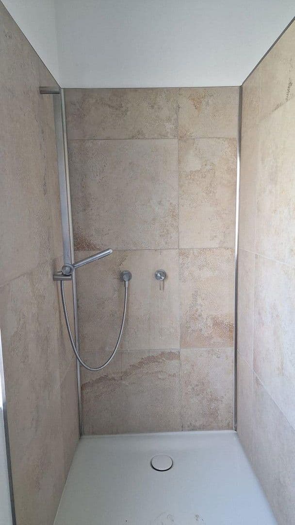 Predaj domu 230 m², pozemek 640 m², Am Lech 1 1/2, Unterdießen, Bavorsko Predaj domu 230 m², pozemek 640 m², Am Lech 1 1/2, Unterdießen, Bavorsko