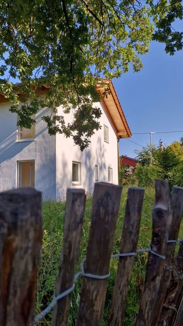 Predaj domu 230 m², pozemek 640 m², Am Lech 1 1/2, Unterdießen, Bavorsko Predaj domu 230 m², pozemek 640 m², Am Lech 1 1/2, Unterdießen, Bavorsko