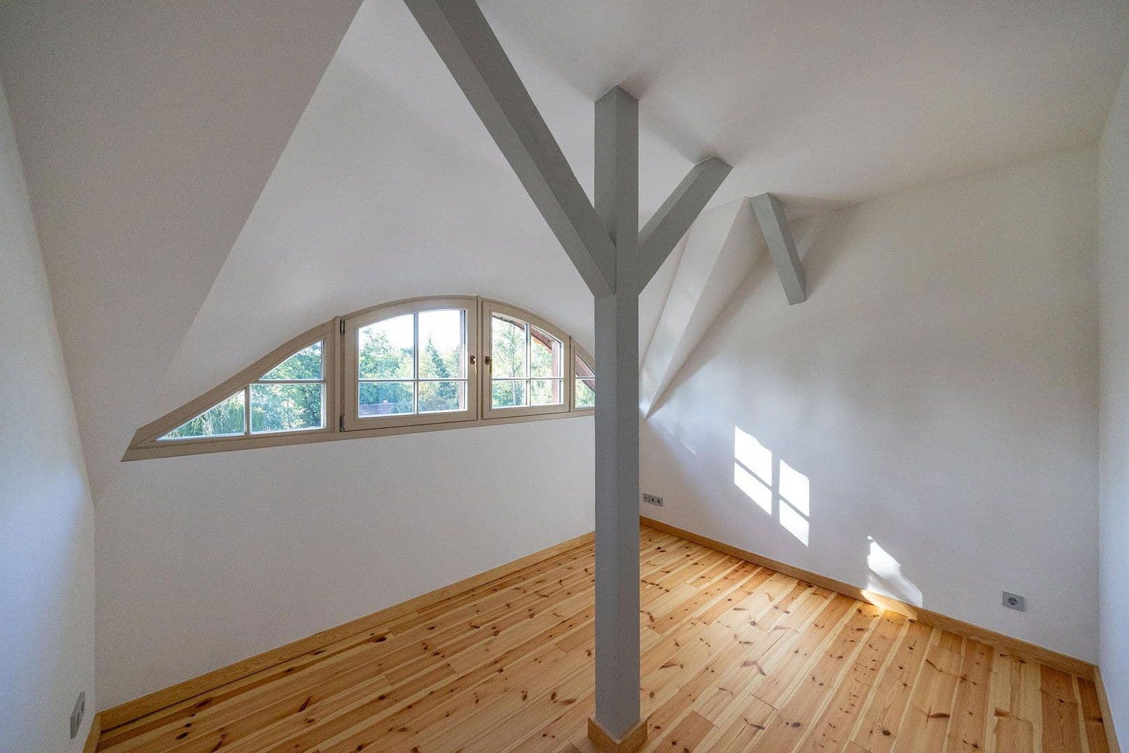 Prenájom bytu 4-izbový 107 m², Berliner Str. 27, Buckow, Brandenbursko Prenájom bytu 4-izbový 107 m², Berliner Str. 27, Buckow, Brandenbursko