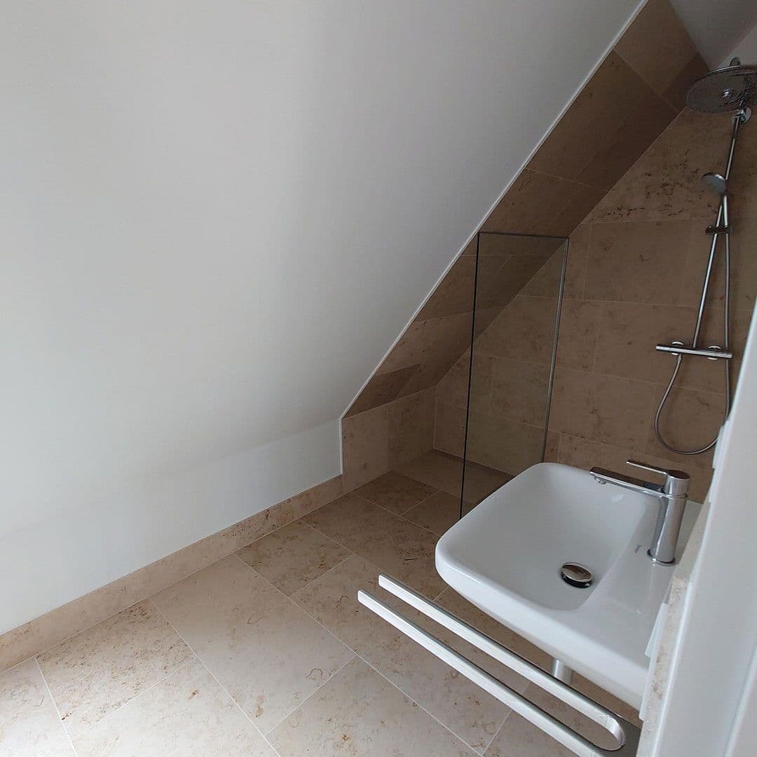 Prenájom bytu 4-izbový 107 m², Berliner Str. 27, Buckow, Brandenbursko Prenájom bytu 4-izbový 107 m², Berliner Str. 27, Buckow, Brandenbursko