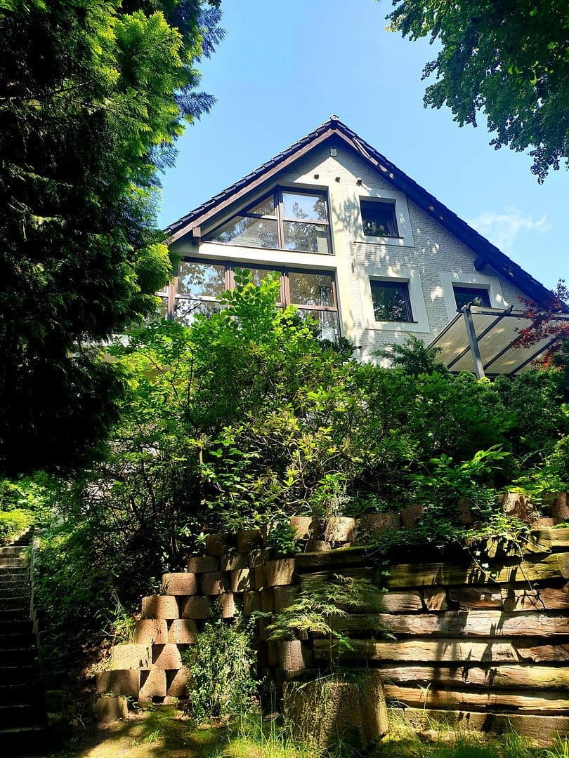 Prenájom bytu 4-izbový 150 m², Hamburg, Hamburg Prenájom bytu 4-izbový 150 m², Hamburg, Hamburg