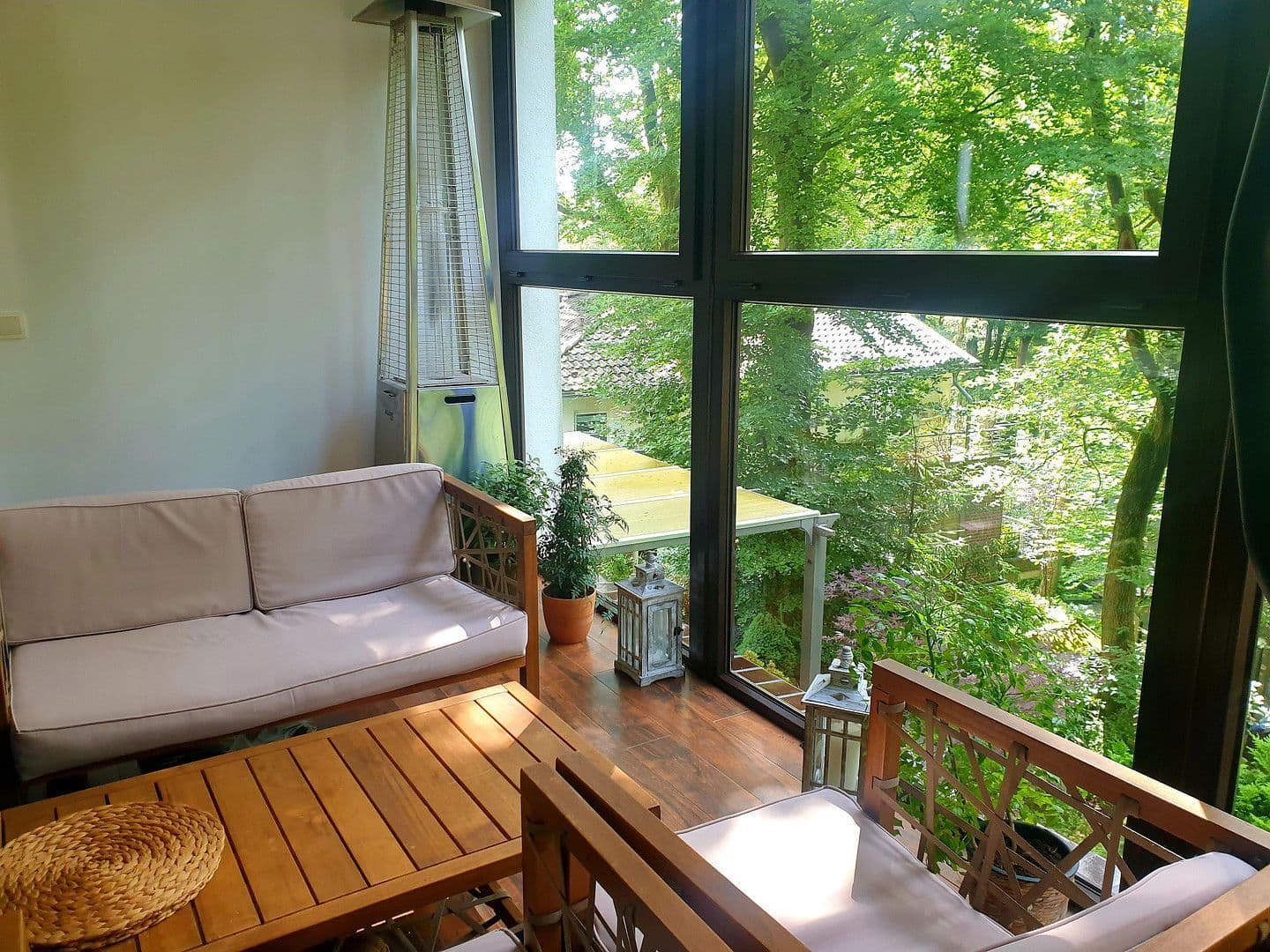 Prenájom bytu 4-izbový 150 m², Hamburg, Hamburg Prenájom bytu 4-izbový 150 m², Hamburg, Hamburg