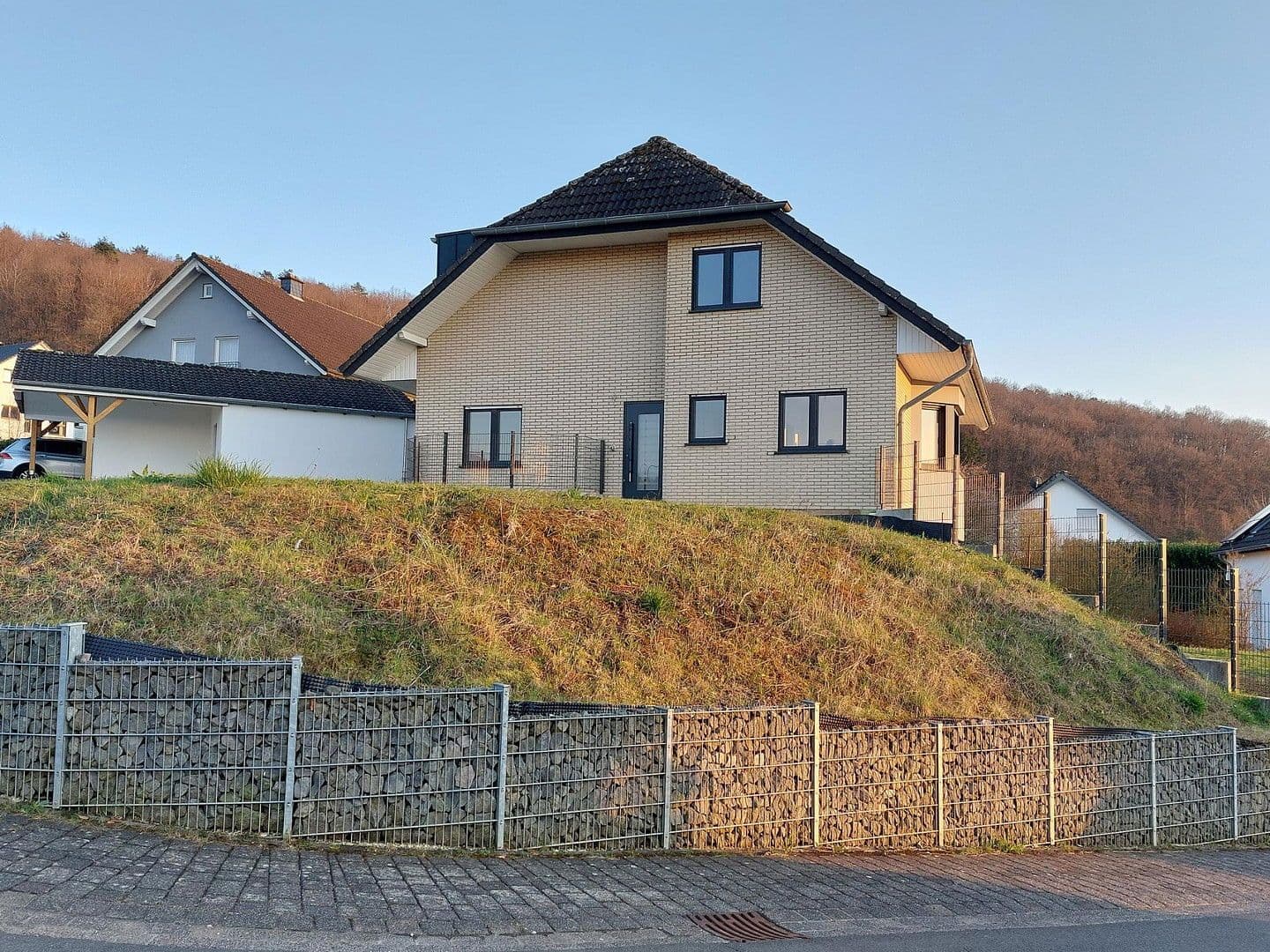 Predaj bytu 5-izbový 175 m², Schöndorf, Porýnie-Falcko Predaj bytu 5-izbový 175 m², Schöndorf, Porýnie-Falcko