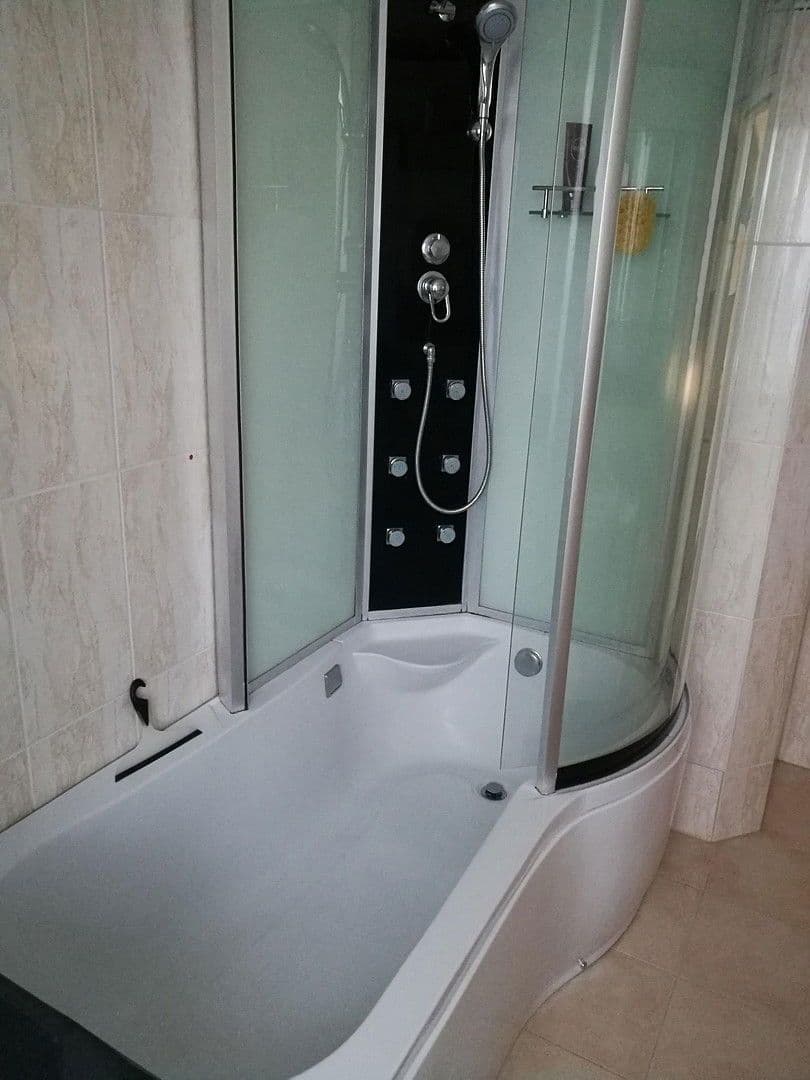 Prenájom bytu 3-izbový 123 m², Elberferlderstr. 103, Hilden, Severné Porýnie - Westfálsko Prenájom bytu 3-izbový 123 m², Elberferlderstr. 103, Hilden, Severné Porýnie - Westfálsko