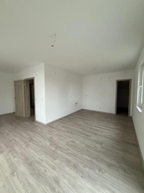 Predaj bytu 3-izbový 74 m², Berlin, Berlín Predaj bytu 3-izbový 74 m², Berlin, Berlín