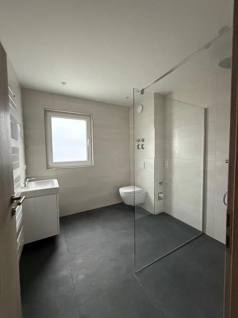 Predaj bytu 3-izbový 74 m², Berlin, Berlín Predaj bytu 3-izbový 74 m², Berlin, Berlín