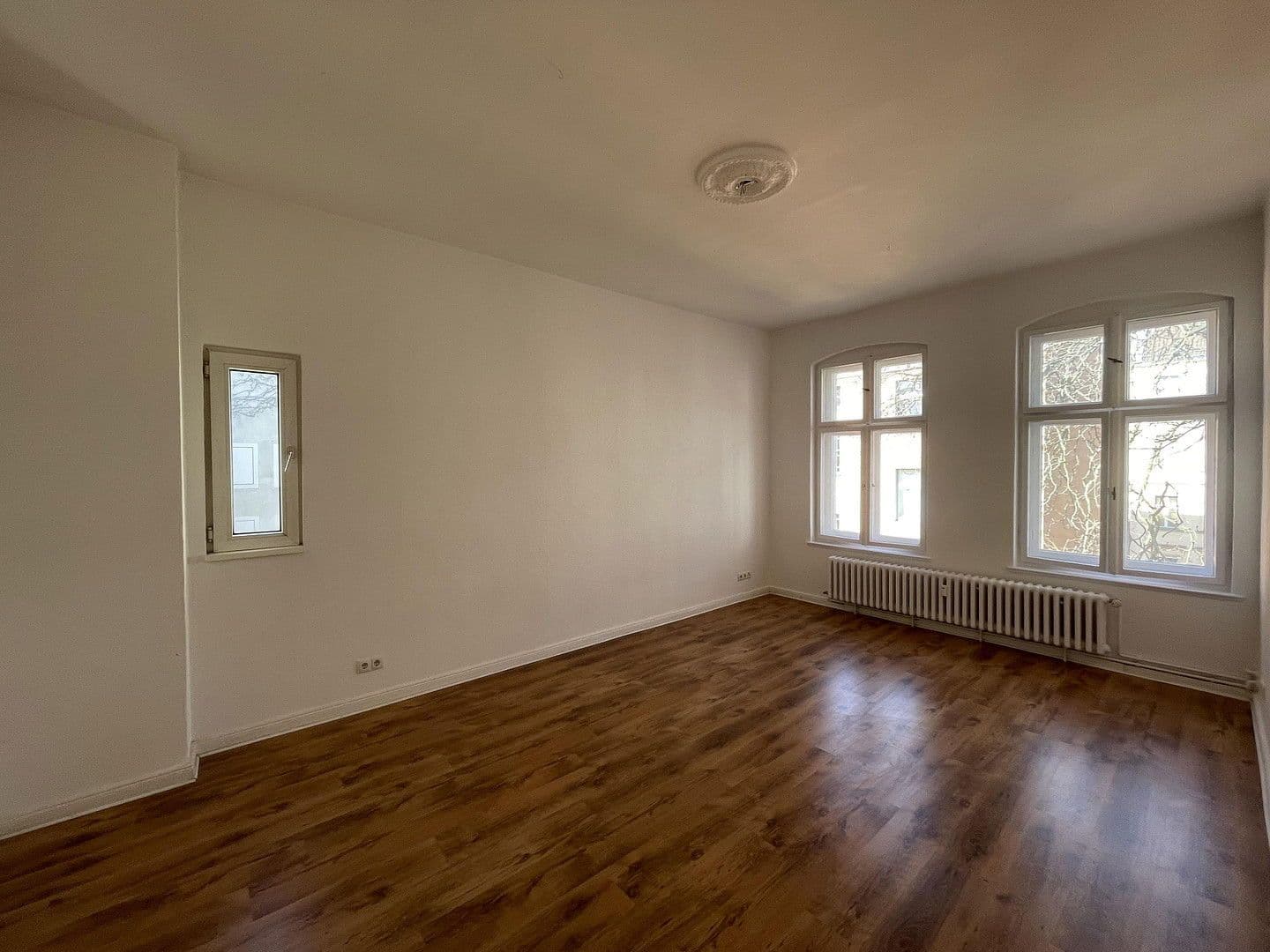 Prenájom bytu 4-izbový 84 m², Berlin, Berlín Prenájom bytu 4-izbový 84 m², Berlin, Berlín