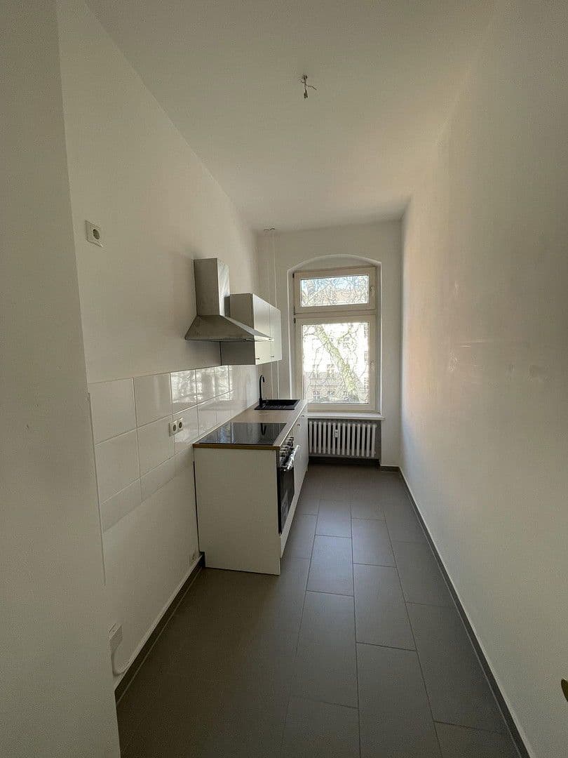 Prenájom bytu 4-izbový 84 m², Berlin, Berlín Prenájom bytu 4-izbový 84 m², Berlin, Berlín
