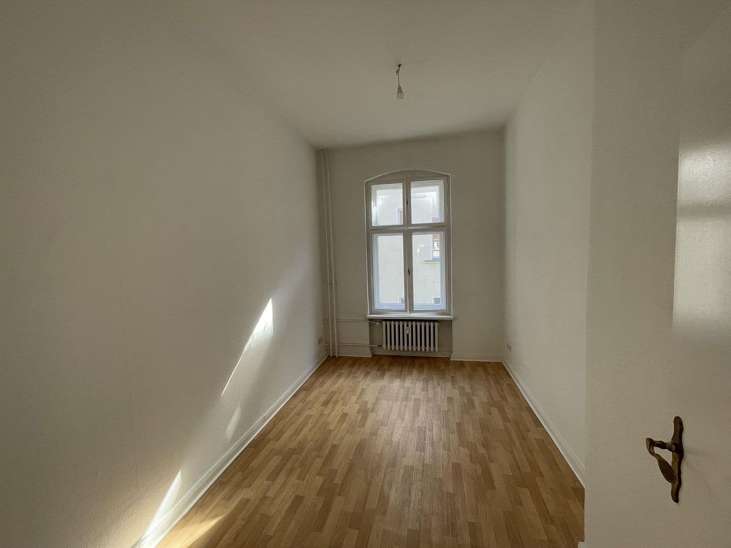 Prenájom bytu 4-izbový 84 m², Berlin, Berlín Prenájom bytu 4-izbový 84 m², Berlin, Berlín