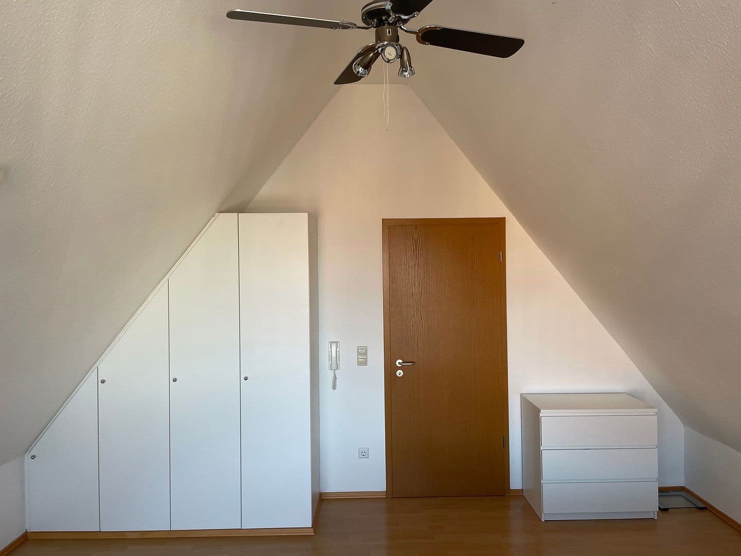 Prenájom bytu 3-izbový 78 m², Hauptstrasse 22, Herrenberg, Bádensko-Wurttembersko Prenájom bytu 3-izbový 78 m², Hauptstrasse 22, Herrenberg, Bádensko-Wurttembersko