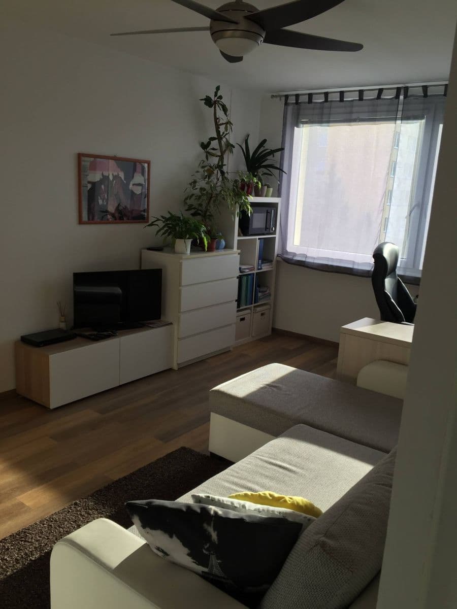 Prenájom bytu 2-izbový 42 m², Hekrova, Praha, Praha Prenájom bytu 2-izbový 42 m², Hekrova, Praha, Praha