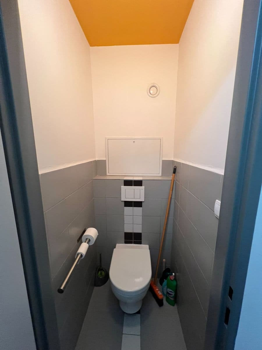 Prenájom bytu 2-izbový 42 m², Hekrova, Praha, Praha Prenájom bytu 2-izbový 42 m², Hekrova, Praha, Praha