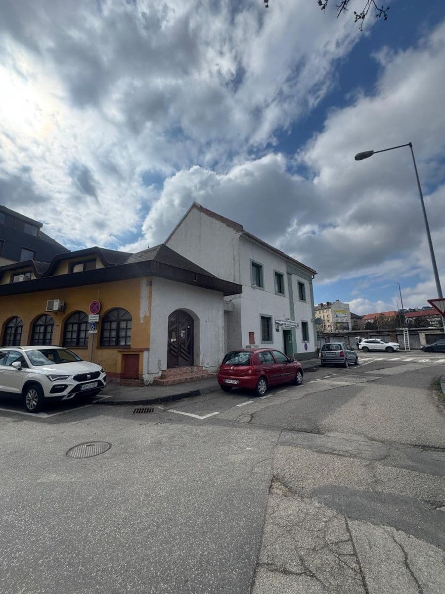 Predaj nebytového priestoru 450 m², Kukuričná, Nové Mesto, Bratislavský kraj Predaj nebytového priestoru 450 m², Kukuričná, Nové Mesto, Bratislavský kraj