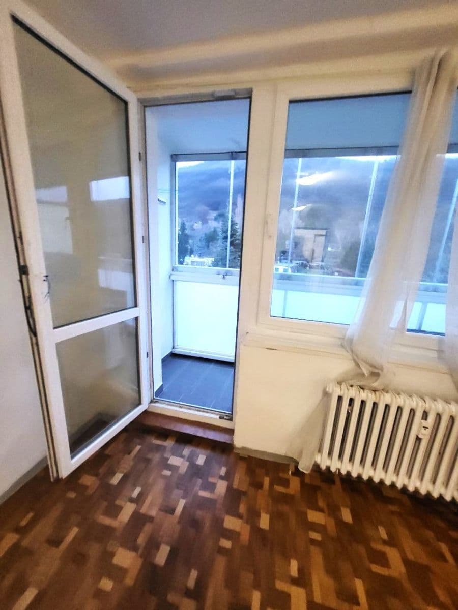 Predaj bytu 3-izbový 74 m², Dukelských hrdinů, Krupka, Ústecký kraj Predaj bytu 3-izbový 74 m², Dukelských hrdinů, Krupka, Ústecký kraj