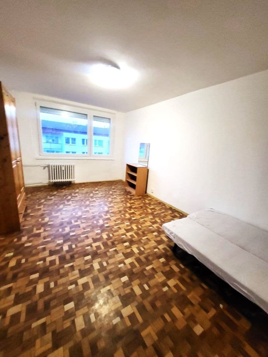 Predaj bytu 3-izbový 74 m², Dukelských hrdinů, Krupka, Ústecký kraj Predaj bytu 3-izbový 74 m², Dukelských hrdinů, Krupka, Ústecký kraj
